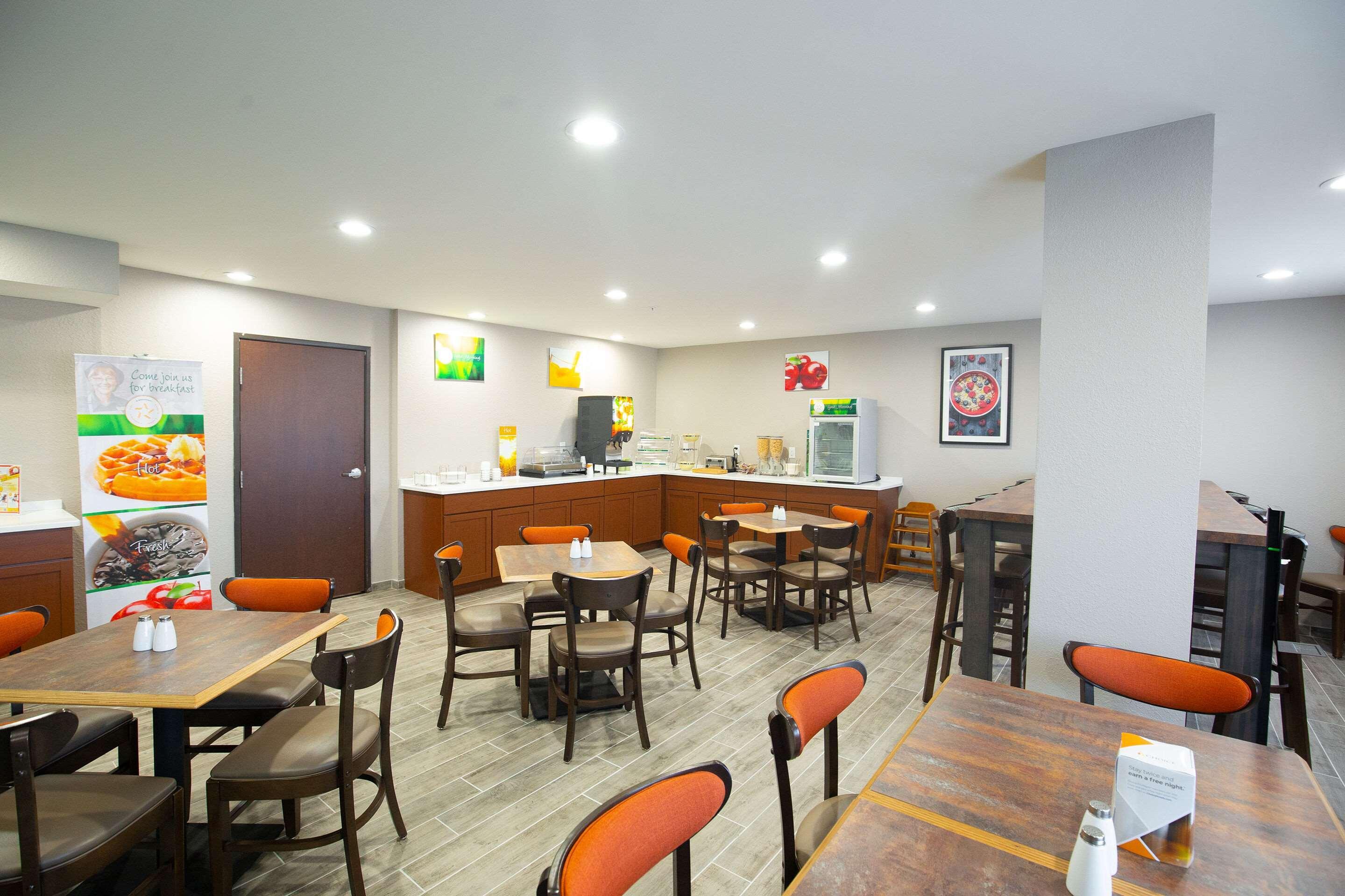Hotel Quality & Near I-8090